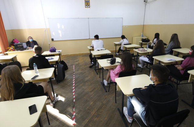 Haos în școli. O nouă schimbare privind testarea elevilor în săptămâna 13 - 17 decembrie  