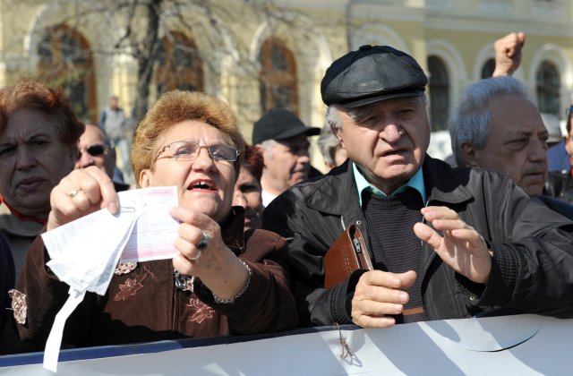 Crește punctul de pensie cu 144 de lei din ianuarie 2022! Ce înseamnă asta pentru buzunarele bătrânilor  