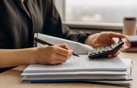 Patru rezoluţii de Anul Nou care te fac stabil financiar