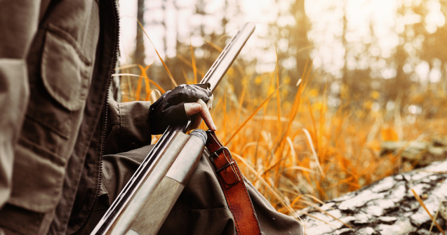 Un bărbat a împușcat un copil de 14 ani într-o pădure. La confundat cu un animal