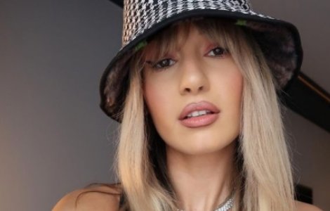 Alina Eremia își sărbătorește ziua de naștere! Ce i-au transmis apropiații și ce vârstă împlinește cântăreața