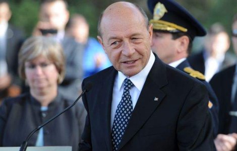 Basescu a lasat la Zidul Plangerii un bilet cu o dorinta