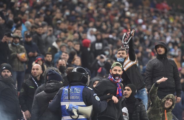 Organizatorul meciului de fotbal FCSB și FC Rapid București a fost sancționat contravențional