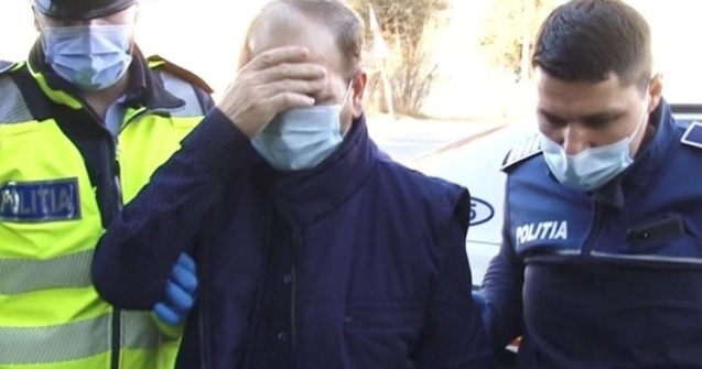 Edilul fugar din Argeș a fost reținut: A recunoscut că a dat foc primăriei de supărare