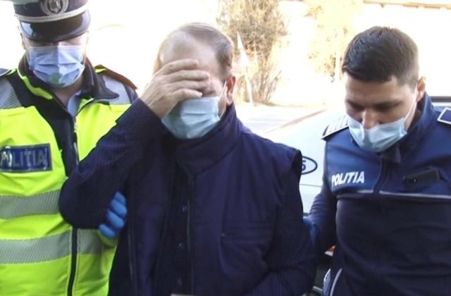 Edilul fugar din Argeș a fost reținut: A recunoscut că a dat foc primăriei de supărare