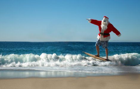 Moș Crăciun vine pe apă cu surful. Țara în care s-a creat o nouă tradiție
