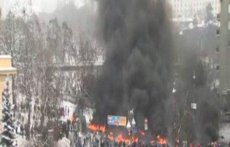Proteste violente la Kiev: 5 morti, sute de raniti