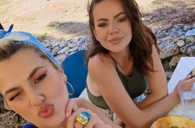 Estera și Lidia Buble, revedere emoționantă! Sora c&acirc;ntăreței petrece Sărbătorile de iarnă &icirc;n Rom&acirc;nia: &bdquo;Asta da relaxare&rdquo;