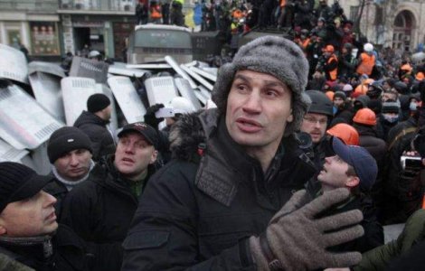 Viktor Ianukovic ii propune fostului boxer Vitali Klitschko sa devina vicepremier