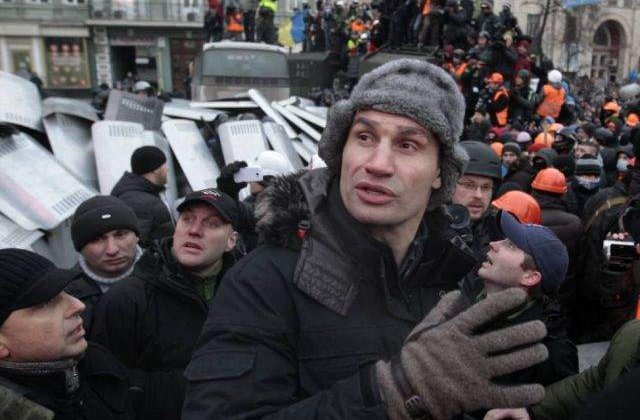 Viktor Ianukovic ii propune fostului boxer Vitali Klitschko sa devina vicepremier