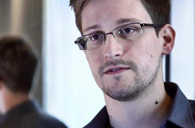 Snowden: NSA se serveste de interese economice