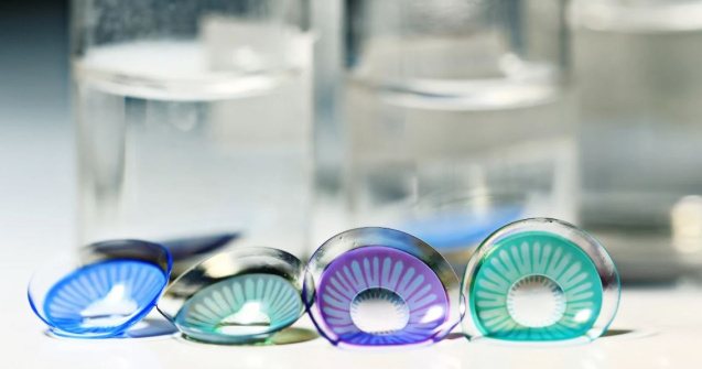 Cum să alegi culoarea potrivită când vrei să cumperi lentile de contact?