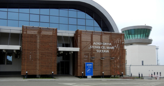 Angajații DSP de pe Aeroportul Suceava, scuipați de călători
