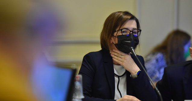 Ioana Mihăilă şi Vlad Voiculescu: Fără obligativitatea certificatului la locul de muncă, legea este lipsită de conținut