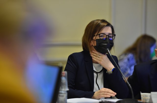 Ioana Mihăilă şi Vlad Voiculescu: Fără obligativitatea certificatului la locul de muncă, legea este lipsită de conținut