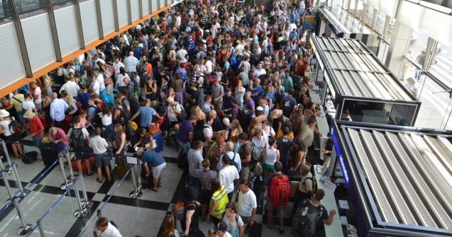 Un bărbat infectat cu COVID a fost depistat la Aeroportul din Suceava