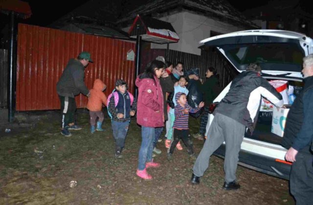 Poveste de Crăciun. Un bărbat cu 16 nepoți a fost vizitat de Moș Crăciun după ce i-a scris că vrea o masă de sărbători