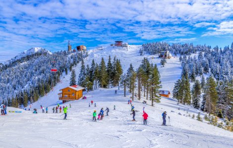 Pârtiile din Poiana Brașov s-au deschis! Ce avertisment au primit turiștii