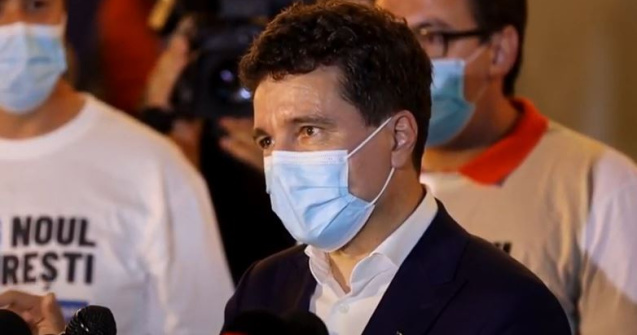 Primăria, amendată de ISC pentru imobilul fără curent electric; Nicușor Dan: A ignora legea nu e o soluție