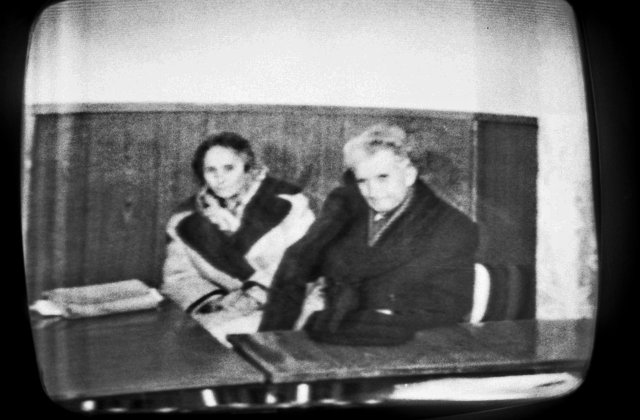 VIDEO Crăciun &icirc;ns&acirc;ngerat. Execuția soților Ceaușescu, 25 decembrie 1989. Ce s-a &icirc;nt&acirc;mplat cu trupurile lor după ce au fost uciși