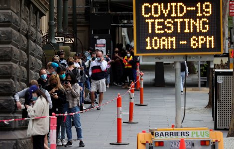 MAE: Test PCR negativ la intrarea în Cehia, inclusiv persoanelor vaccinate, dar fără booster