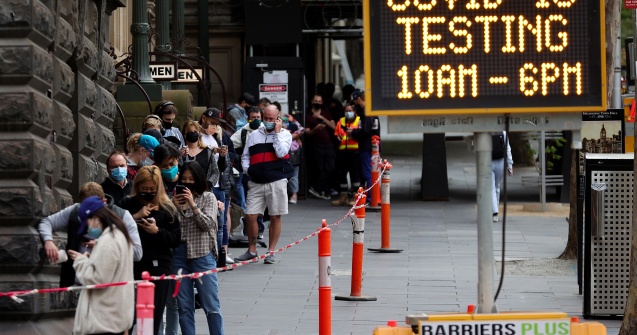 MAE: Test PCR negativ la intrarea în Cehia, inclusiv persoanelor vaccinate, dar fără booster