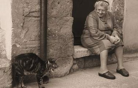 Europa, subjugata de superstitii