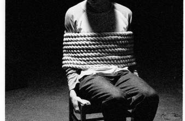 A rapit 11 oameni si a omorat unul pentru ca a fost concediat