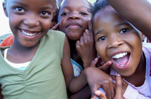 Englezii vor fi insotiti de "copiii lui Mandela"