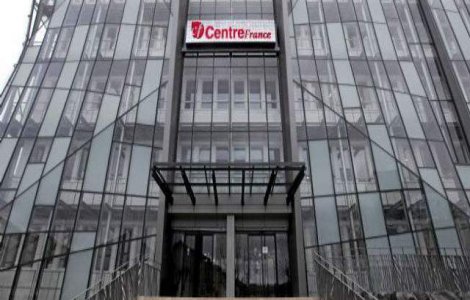 Franta: Doi sefi ai unui grup de presa, sechestrati de salariati