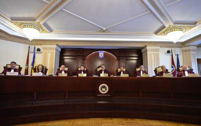 USR a sesizat CCR privind...