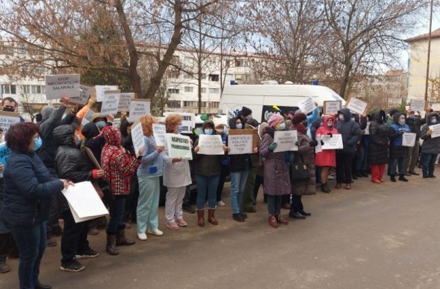 Sărbători cu proteste! Angajații din Sănătate ies marți &icirc;n stradă. Ce revendicări au