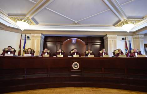 CCR respinge sesizarea USR privind neconstituționalitatea Legii bugetului de stat pe 2022