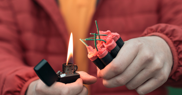 Ce amenzi vor primi cei care vor utiliza materiale pirotehnice de sărbători