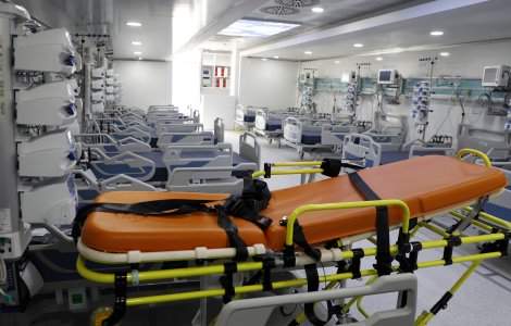 INS: Vârful valului Omicron ar putea fi atins în 31 de zile