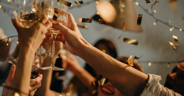 Restricții în noaptea de Revelion. Persoanele vaccinate pot petrece fără griji