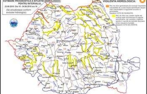 Pericol de inundatii pentru 23 de judete
