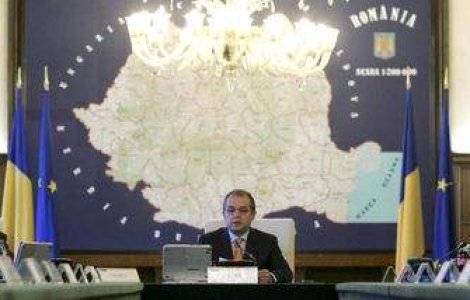 Boc: Salariile si pensiile cresc in conditiile Legii bugetului