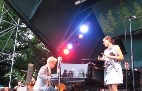 Pink Martini isi gaseste inspiratia in filmele vechi