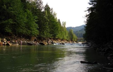 Vremea isi face de cap: Cod rosu de inundatii pe Prut