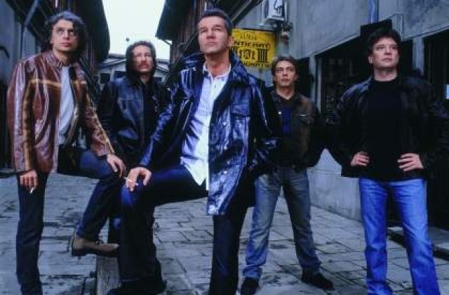 Holograf a cantat pentru romanii din Shanghai