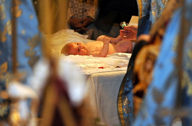 Bebeluș refuzat la botez, &icirc;n Suceava. Motivele sunt incredibile