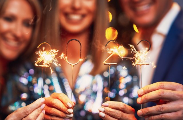 Trei zodii pe care să le inviți la petrecerea de Revelion 