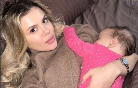 Emily Burghelea, părere sinceră despre mămicile din showbiz! Ce a putut spune despre Nicole Cherry, Marisa Paloma și Gabriela Prisăcariu