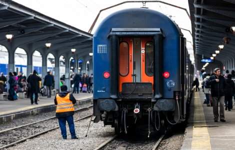 Întârzieri de sute de minute la sosirea și plecarea trenurilor din Gara de Nord, din cauza unui incendiu la o locomotivă