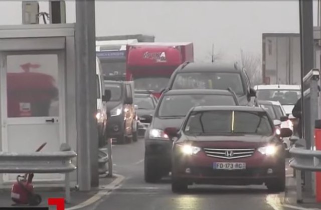 Haos în vămi: A început „exodul” românilor, după Sărbători. Oamenii se întorc încolonați spre străinătate  