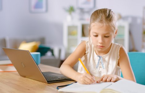 Elevii din Giurgiu fac lecții online.Primăria n-are bani pentru căldură în școli