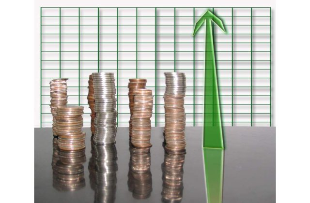 Economistii iau in calcul majorarea TVA-ului