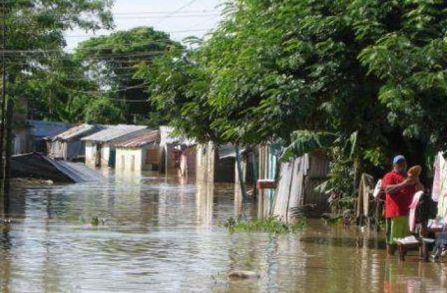 Bilantul inundatiilor: 85 de localitati afectate si o persoana decedata