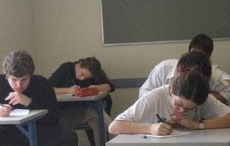 Bacalaureatul incepe astazi cu probele scrise
